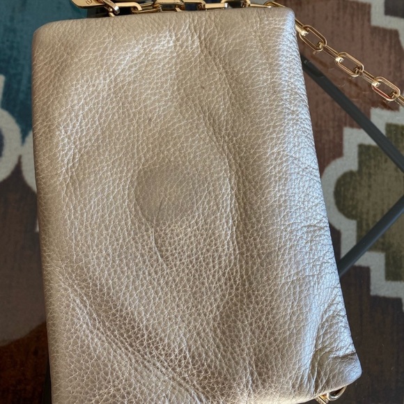 COPY - Gold Tory Burch crossbody clutch - Picture 3 of 10